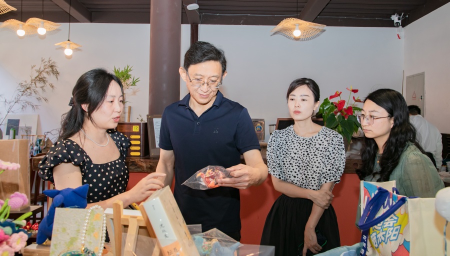 
                                    凌永航：立足街区特色，培育多元消费场景