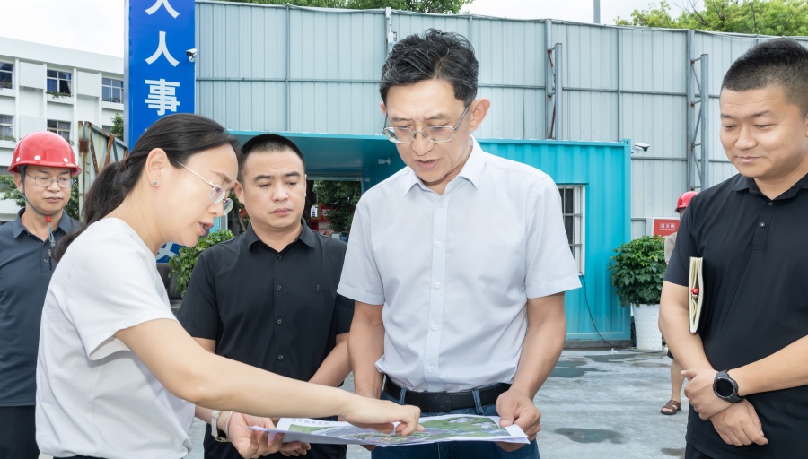 
                                    凌永航：夯实基层治理根基，筑牢安全生产防线，全力推进重点项目建设