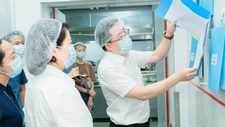 苟军督导调研校园食品安全工作